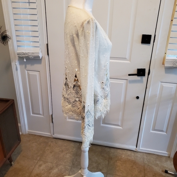 Elie Tahari Imelda‎ Blouse Womens Small S Lace Crochet Tassels Cream Tan Boho - Picture 3 of 13